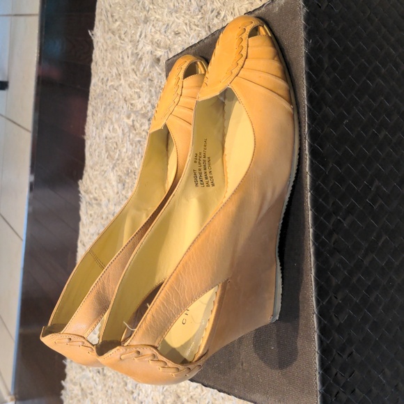 Heels - Picture 2 of 3